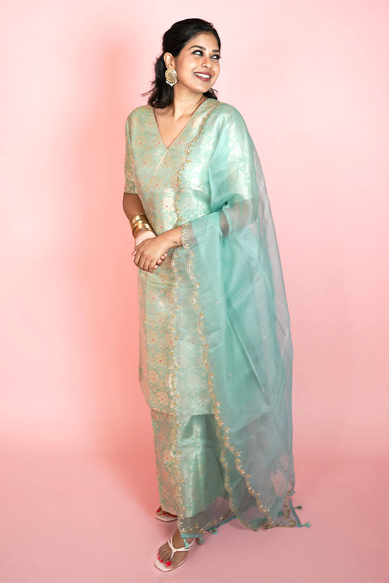 Ratnika Vyas In Deep Purple Woven Banarasi Silk Suit Set – Chinaya