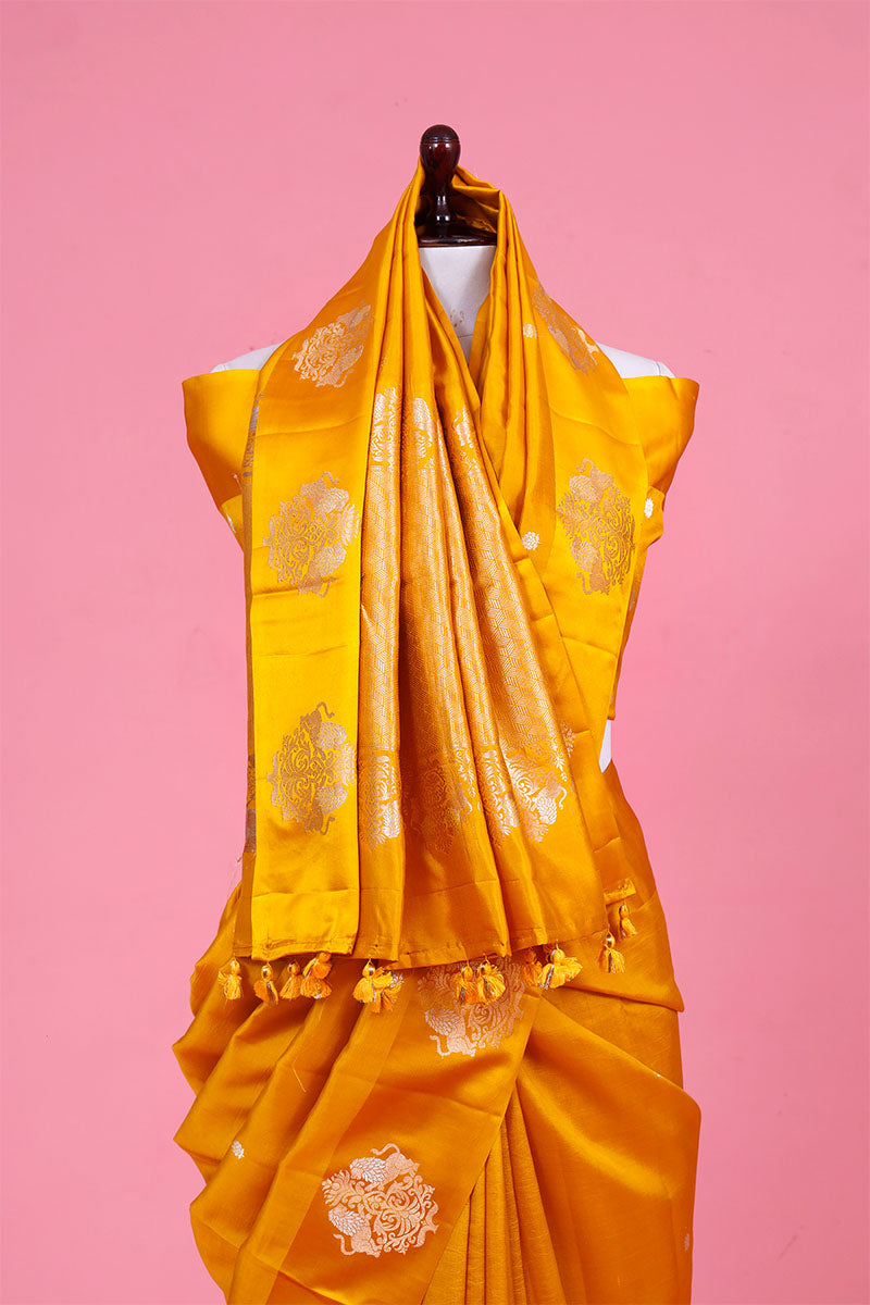 Shikargah Motif Handloom Banarasi Silk Saree