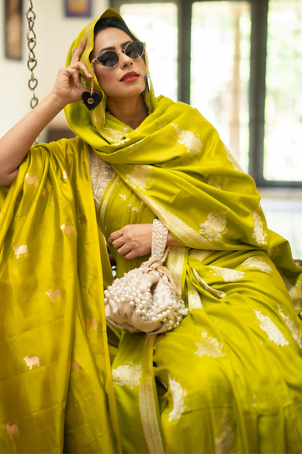 Peridot Green Banarasi Saree with Floral Motifs - Pavitra Sagar